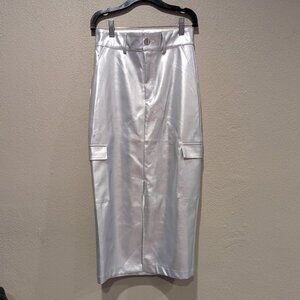 NWT Soho Apparel Young Contemporary Silver Metallic Faux Leather Cargo Skirt – S